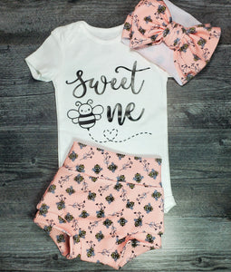 1 year old outfit - Bee ' Sweet One' Outfit